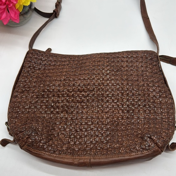 Beautiful Brown Leather Woven Crossbody Bag Made In India BRN7553C - Picture 3 of 14